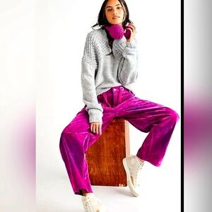 NWT UNICORN🦄 We The Free People Moxie FUCHSIA Flocked Jean Barrel